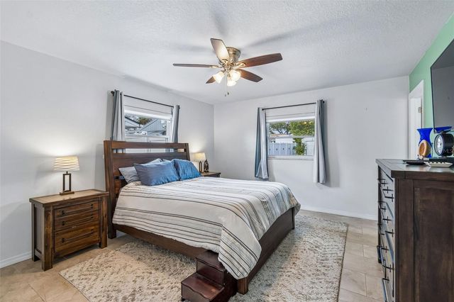 530 JULIE LANE, Brandon, FL 33511