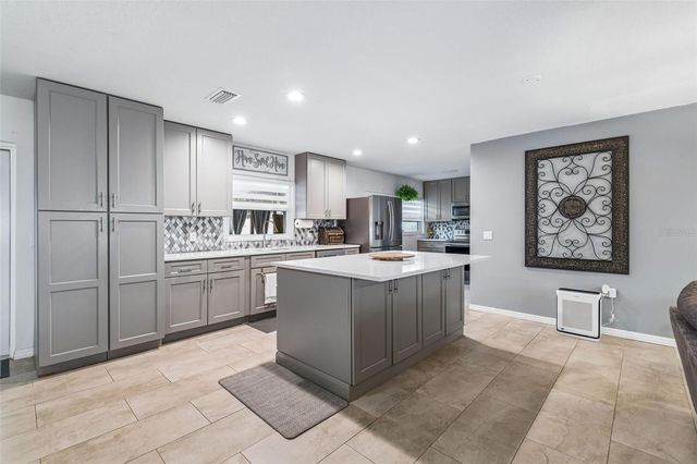 530 JULIE LANE, Brandon, FL 33511