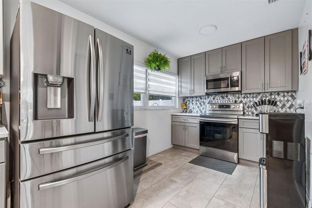 530 JULIE LANE, Brandon, FL 33511