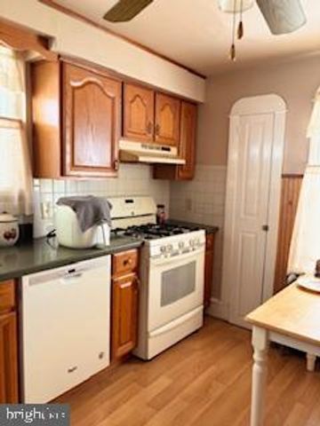 8 ILLINOIS AVE, Burlington, NJ 08016