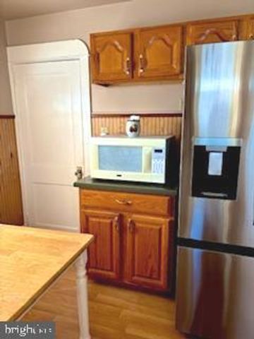 8 ILLINOIS AVE, Burlington, NJ 08016