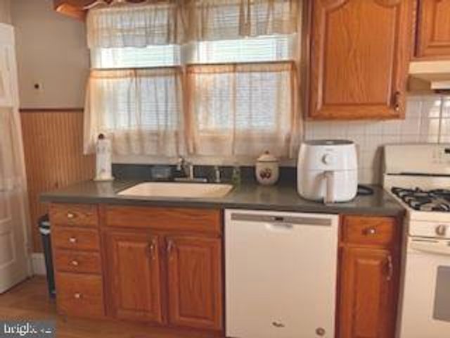 8 ILLINOIS AVE, Burlington, NJ 08016