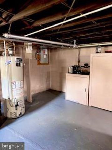 8 ILLINOIS AVE, Burlington, NJ 08016