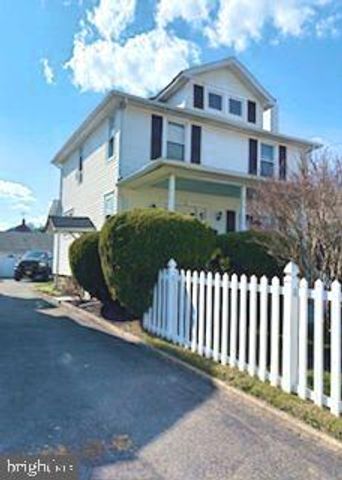 8 ILLINOIS AVE, Burlington, NJ 08016