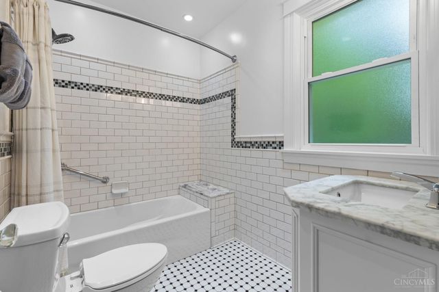 3449 Berry Avenue, Cincinnati, OH 45208