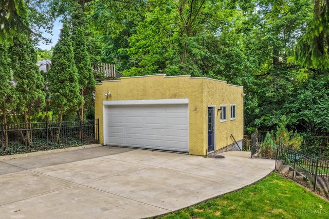 3449 Berry Avenue, Cincinnati, OH 45208