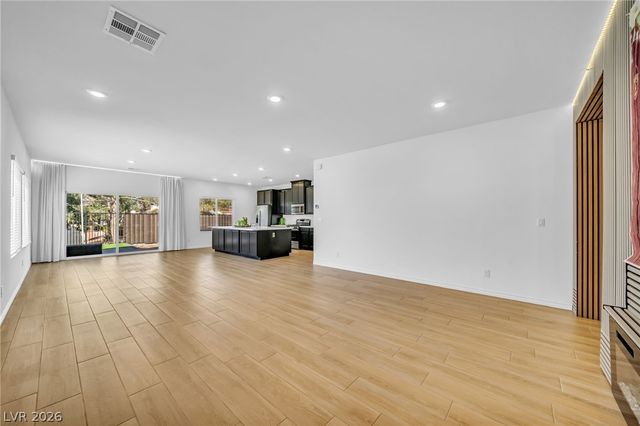 2706 Song Point Avenue, Las Vegas, NV 89121