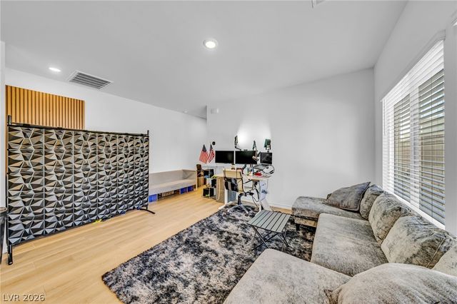 2706 Song Point Avenue, Las Vegas, NV 89121