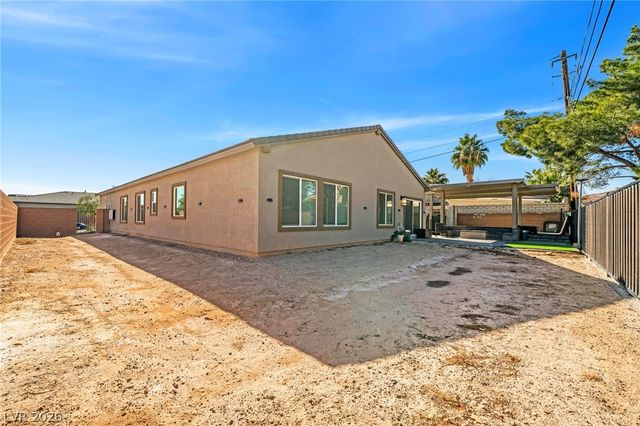 2706 Song Point Avenue, Las Vegas, NV 89121