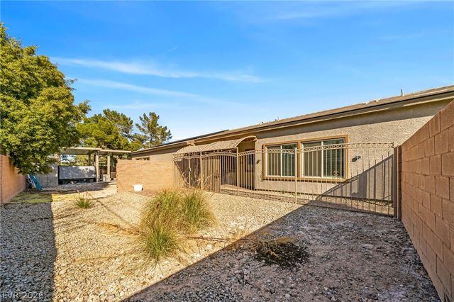 2706 Song Point Avenue, Las Vegas, NV 89121