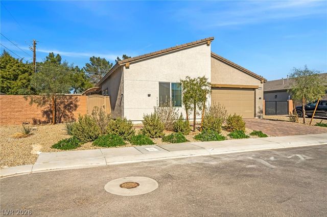 2706 Song Point Avenue, Las Vegas, NV 89121