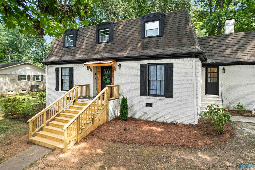 4033 Lucerne Drive SE, Huntsville, AL 35802