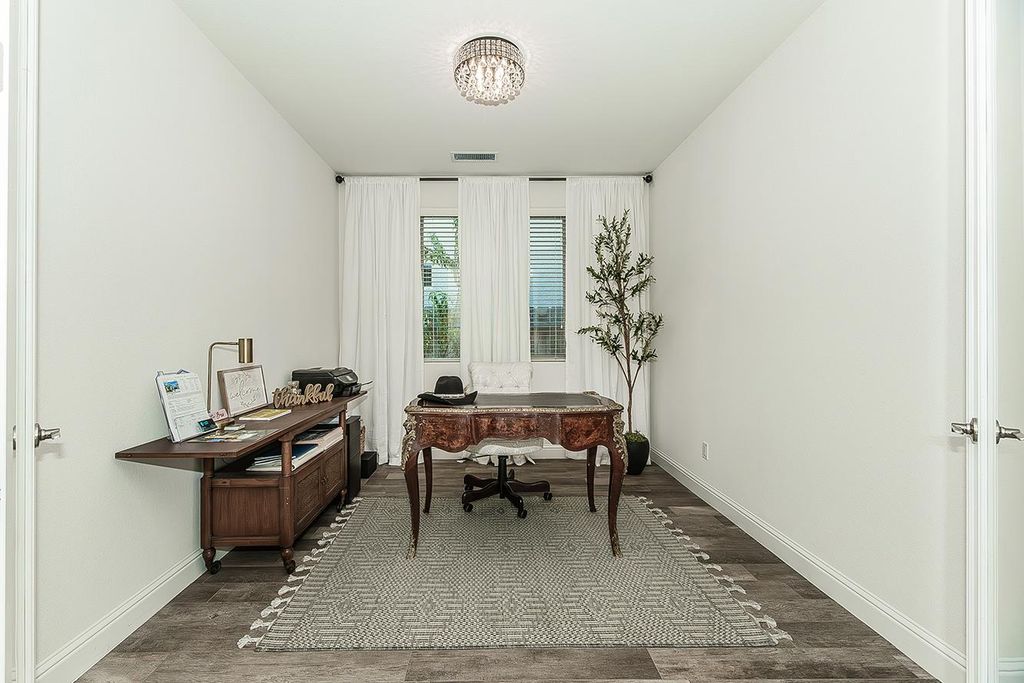 Image 17 of property listing at 1363 E Via Prato Drive, Fresno, CA 93730