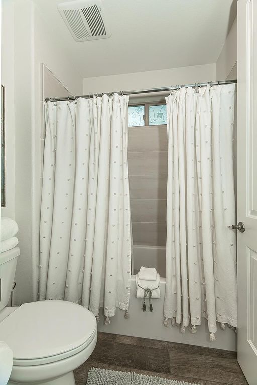 Image 21 of property listing at 1363 E Via Prato Drive, Fresno, CA 93730