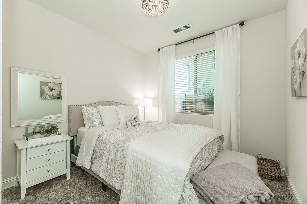 Image 22 of property listing at 1363 E Via Prato Drive, Fresno, CA 93730