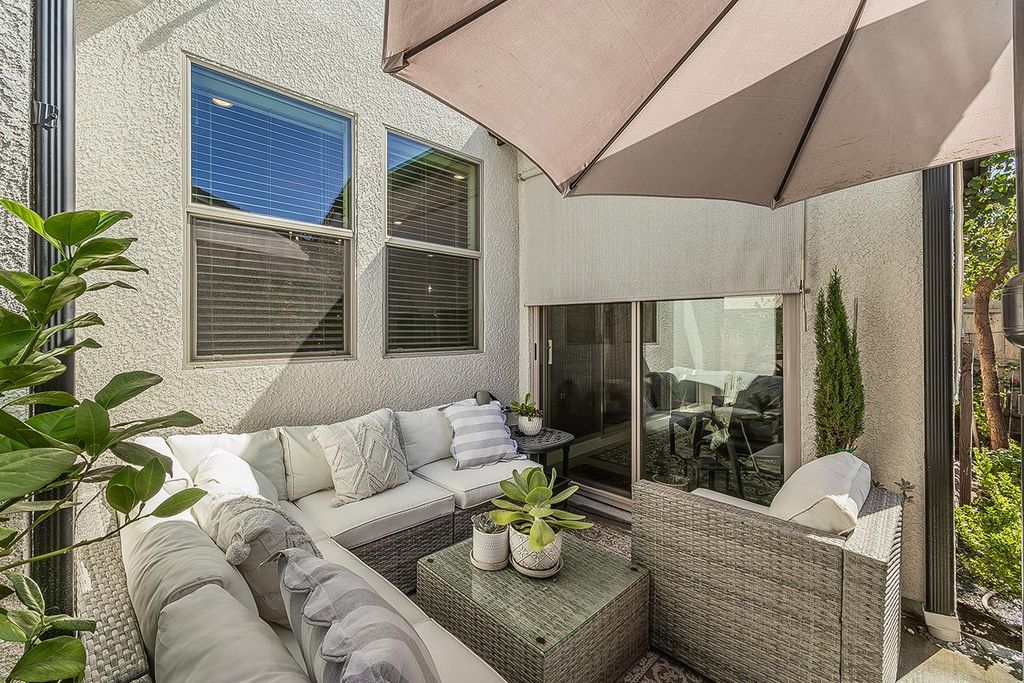 Image 27 of property listing at 1363 E Via Prato Drive, Fresno, CA 93730