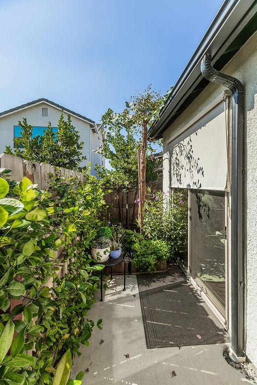 Image 29 of property listing at 1363 E Via Prato Drive, Fresno, CA 93730