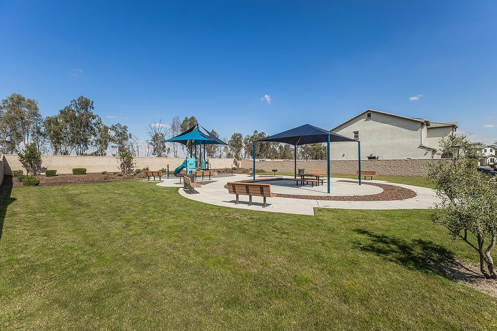 Image 42 of property listing at 1363 E Via Prato Drive, Fresno, CA 93730