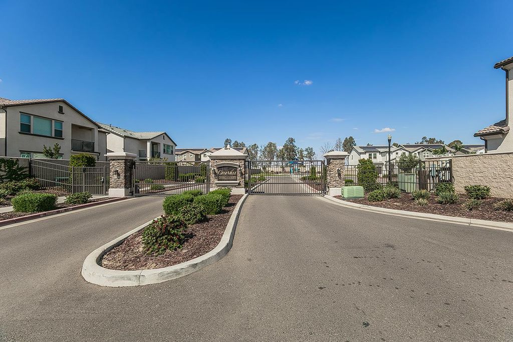 Image 45 of property listing at 1363 E Via Prato Drive, Fresno, CA 93730