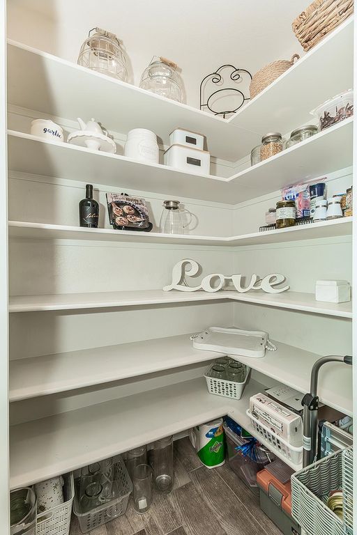 Image 9 of property listing at 1363 E Via Prato Drive, Fresno, CA 93730