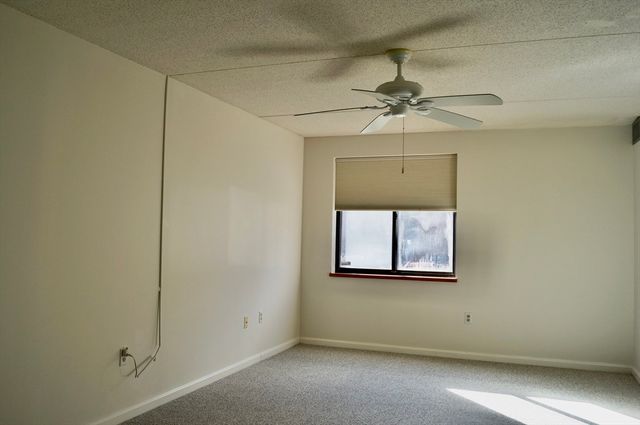 200 Ledgewood 205, Stoneham, MA 02180