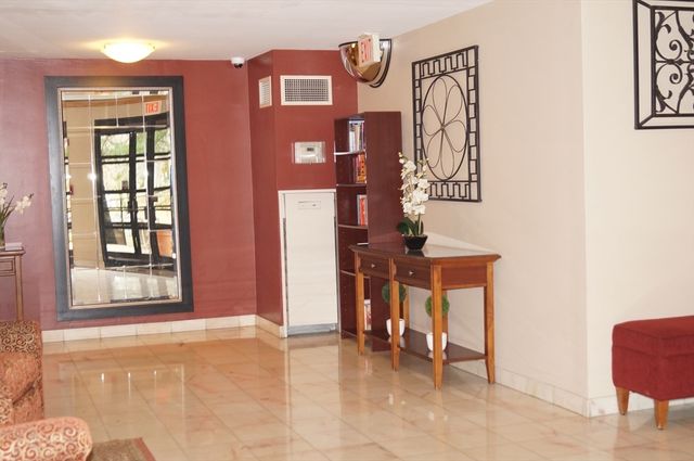 200 Ledgewood 205, Stoneham, MA 02180