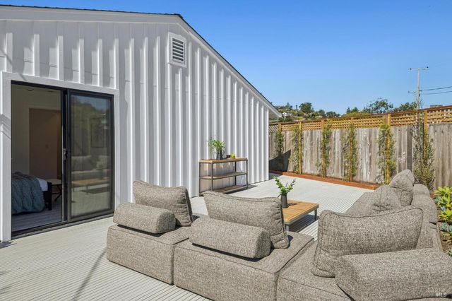 302 Starling Rd, Mill Valley, CA 94941