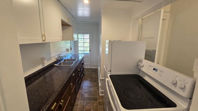 927 S Adams St, Spokane, WA 99204