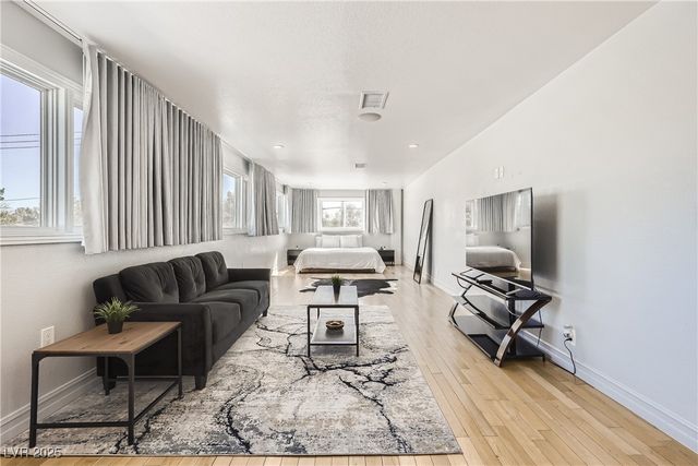 2890 Belcastro Street, Las Vegas, NV 89117