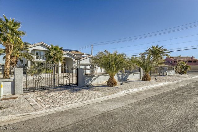 2890 Belcastro Street, Las Vegas, NV 89117