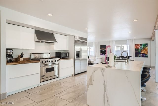 2890 Belcastro Street, Las Vegas, NV 89117