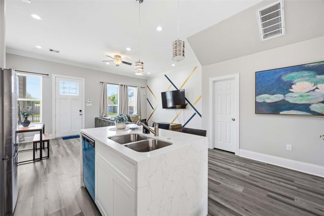 9320 Coffee Street A-B, Houston, TX 77033