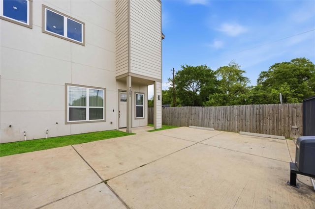 9320 Coffee Street A-B, Houston, TX 77033