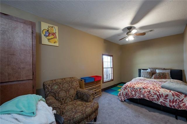 1402 S 5th Street, Conroe, TX 77301