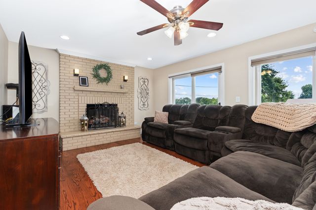 20752 Mary Drive, Lockport, IL 60441