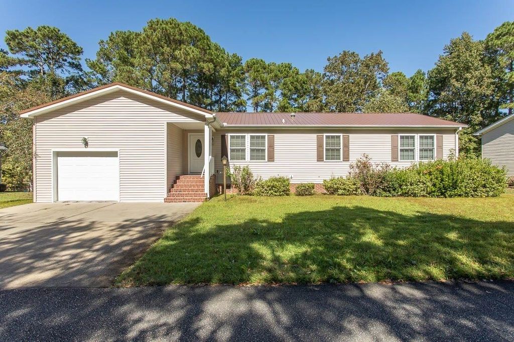 4517 Manitook Dr., Little River, SC 29566