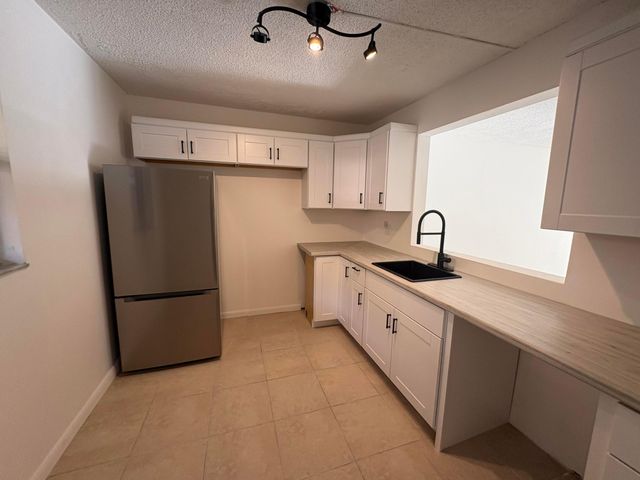 2850 Somerset Drive 208l, Lauderdale Lakes, FL 33311