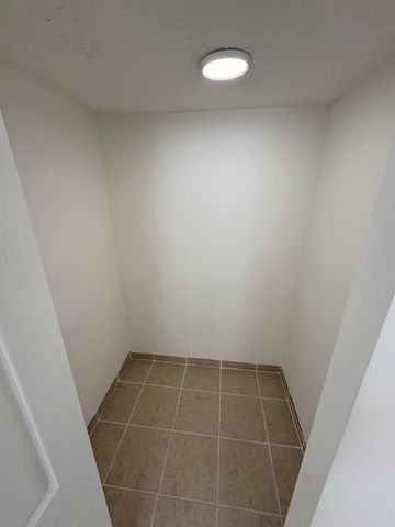 2850 Somerset Drive 208l, Lauderdale Lakes, FL 33311