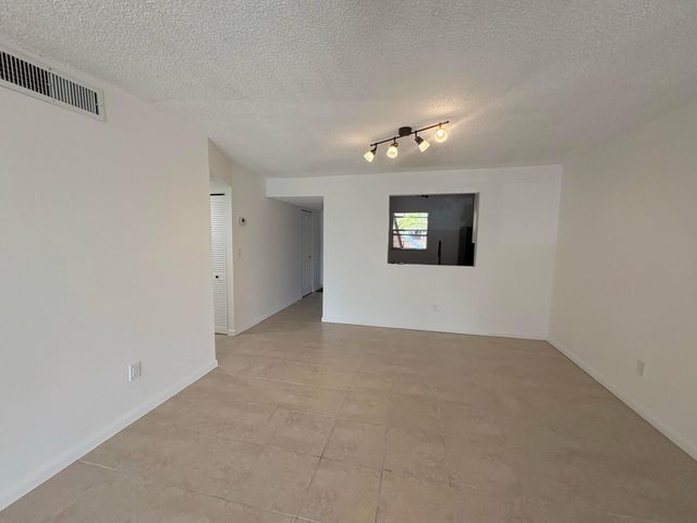 2850 Somerset Drive 208l, Lauderdale Lakes, FL 33311