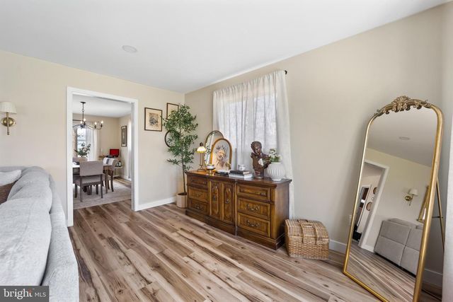 1012 MEARNS RD, Warminster, PA 18974