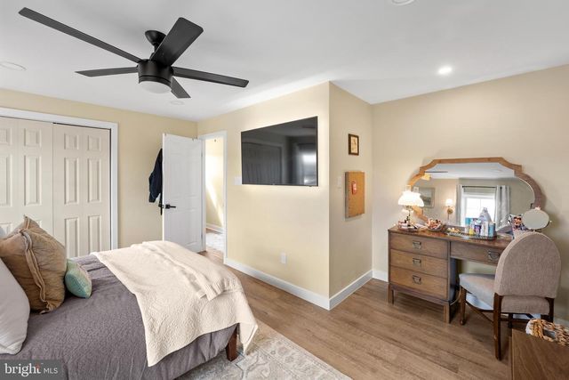 1012 MEARNS RD, Warminster, PA 18974