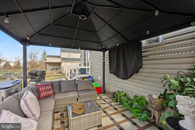 1012 MEARNS RD, Warminster, PA 18974