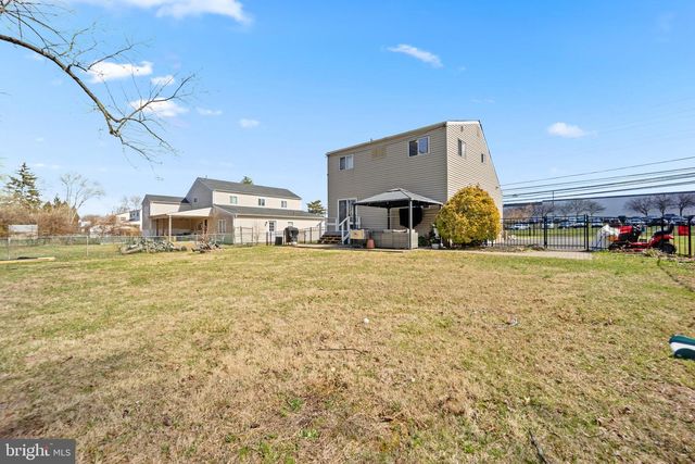 1012 MEARNS RD, Warminster, PA 18974