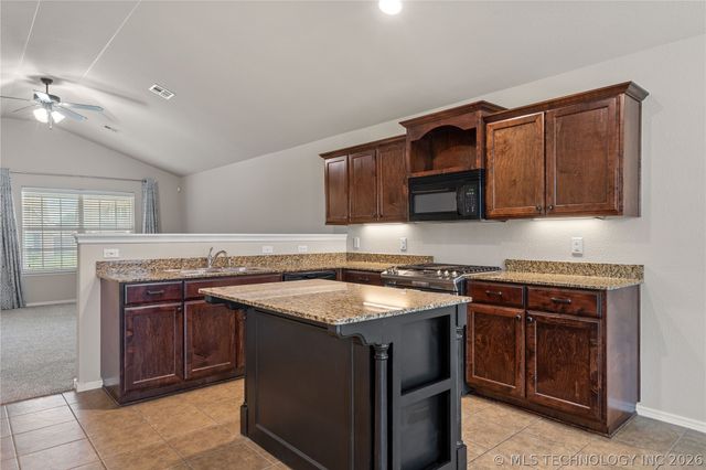 4009 W 104th Place S, Tulsa, OK 74132