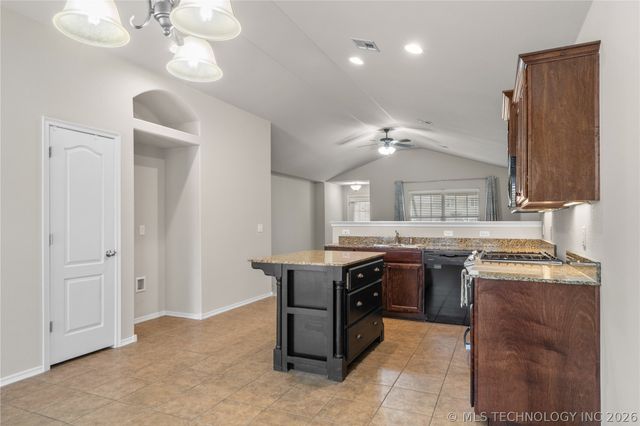 4009 W 104th Place S, Tulsa, OK 74132