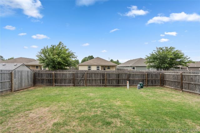 4009 W 104th Place S, Tulsa, OK 74132