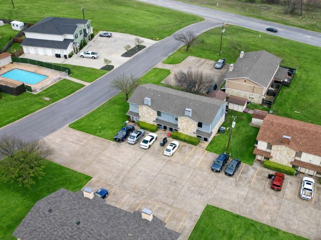 1403 Courtney Place, Cleburne, TX 76033