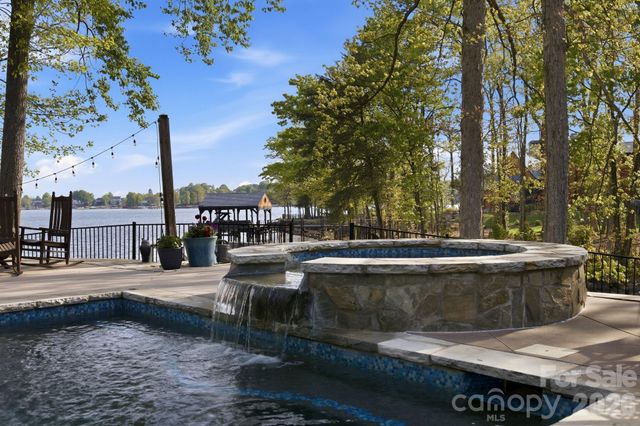 20727 Pointe Regatta Drive, Cornelius, NC 28031