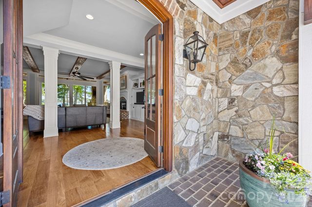 20727 Pointe Regatta Drive, Cornelius, NC 28031