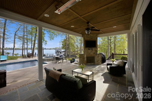 20727 Pointe Regatta Drive, Cornelius, NC 28031